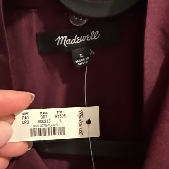 Madewell| V-Neck Button-Front Top - Picture 5 of 6